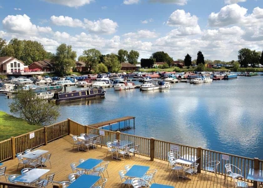 Billing Aquadrome Hotel Northampton Exterior photo
